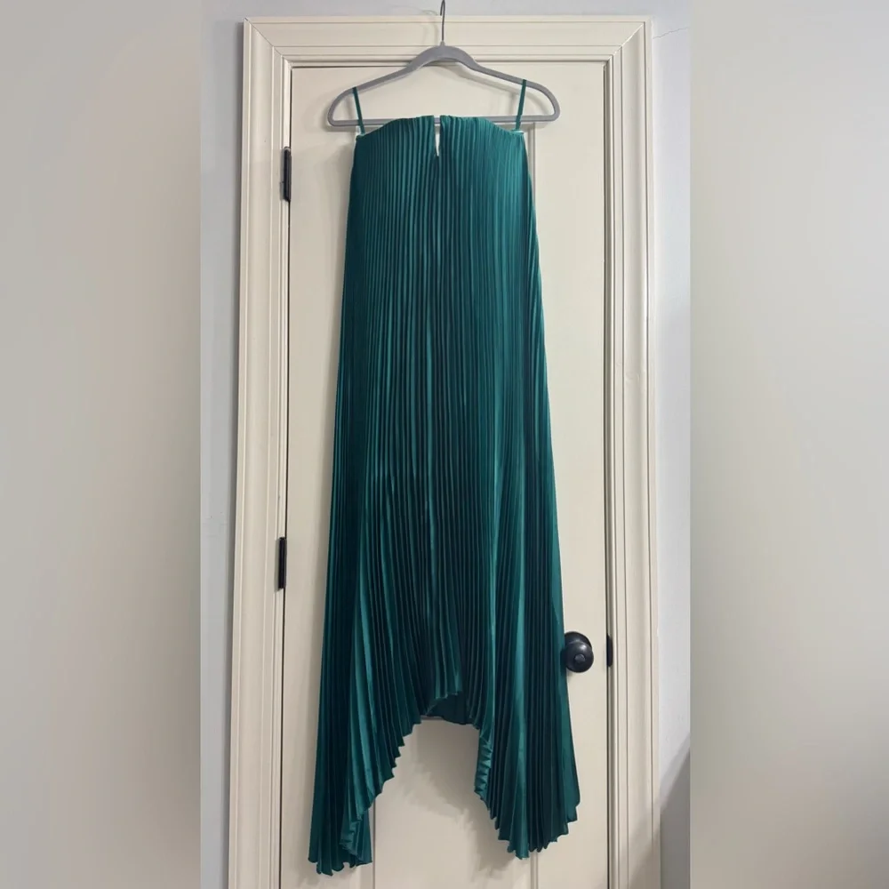 Vici Emerald Green Strapless Pleated Maxi Dress - Picture 7 of 11